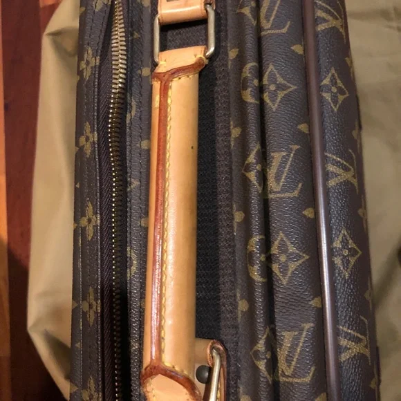 60 Louis Vuitton monogram satellite - Picture 8 of 8